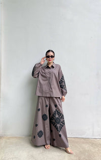 Monochrome Floral Statement Co-Ord Set for Women - Navvi.in