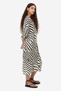 Black & White Cross Line Kaftan