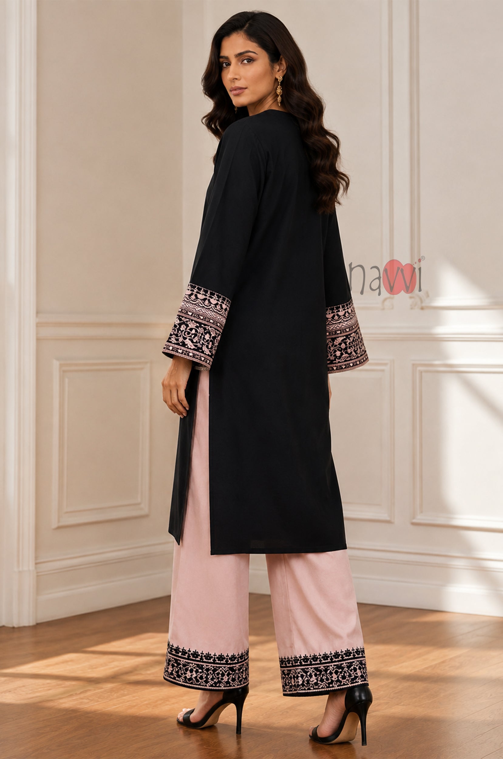 Classic Grace Embroidered Kurta Pant Set - Navvi.in