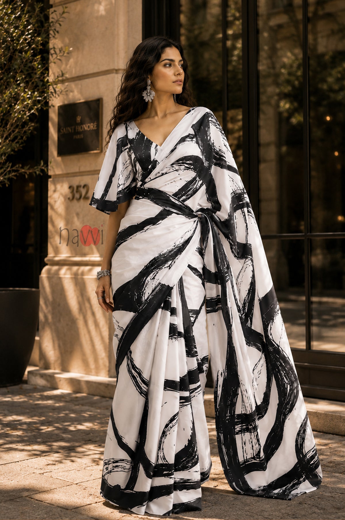 Midnight Ink Abstract Printed Saree - Navvi.in
