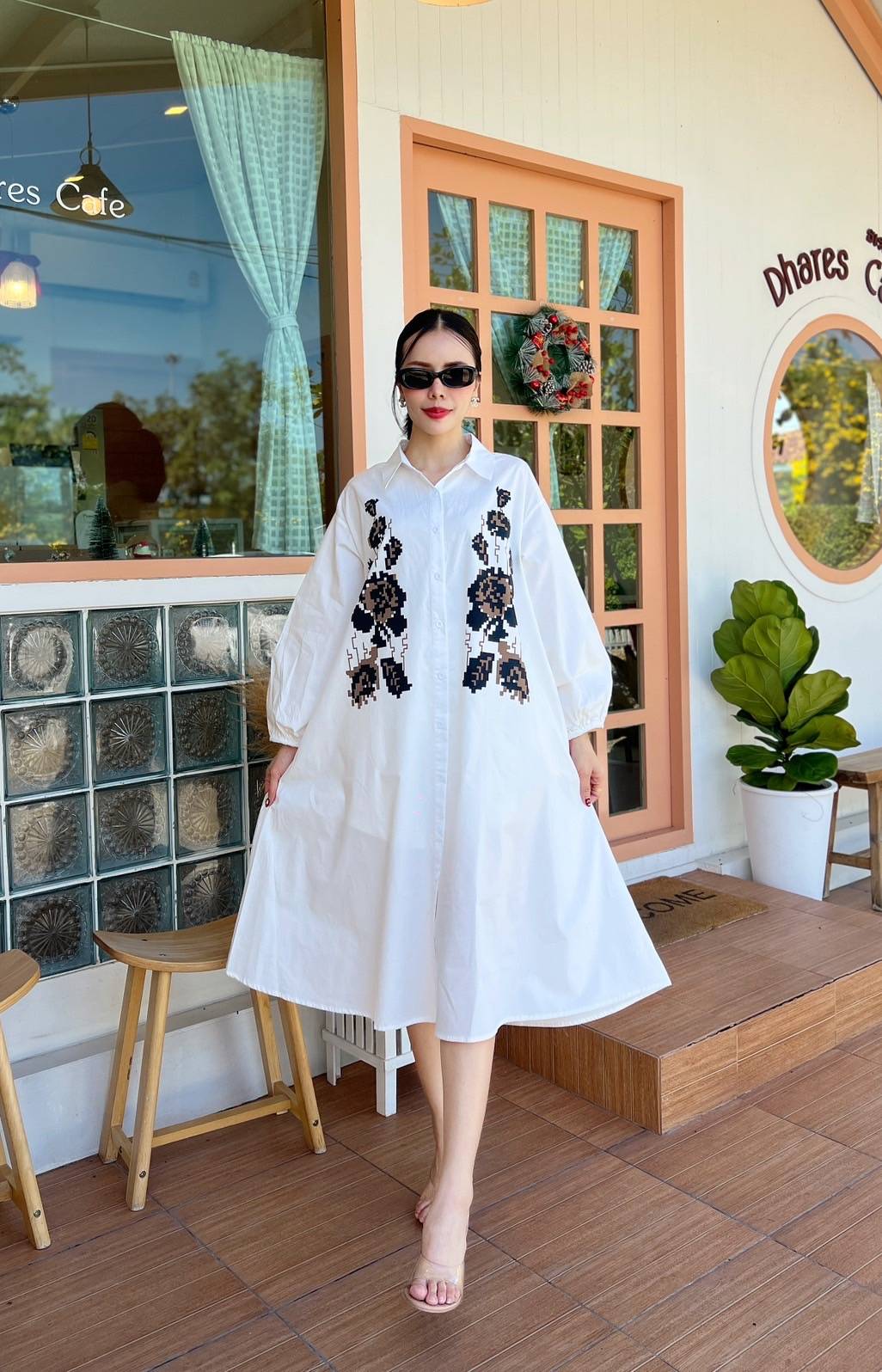 Elegant Floral Embroidered Midi Dress