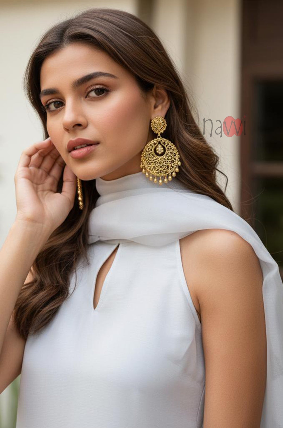 Elegant Halter Neck Suit Set with Dupatta