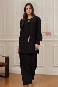 Elegant Keyhole Neck Straight Kurta Pant Set