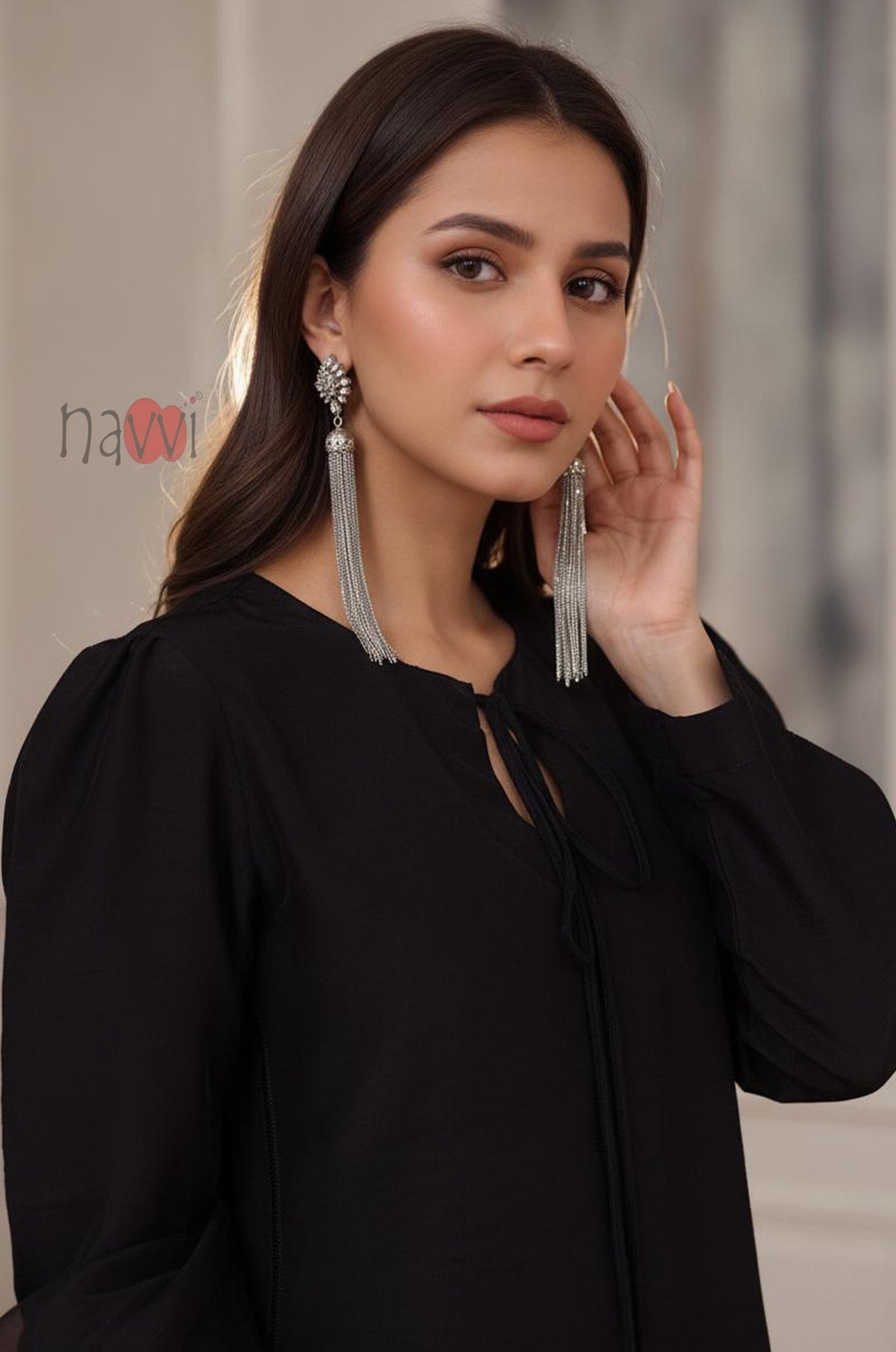 Elegant Keyhole Neck Straight Kurta Pant Set