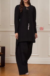 Elegant Keyhole Neck Straight Kurta Pant Set