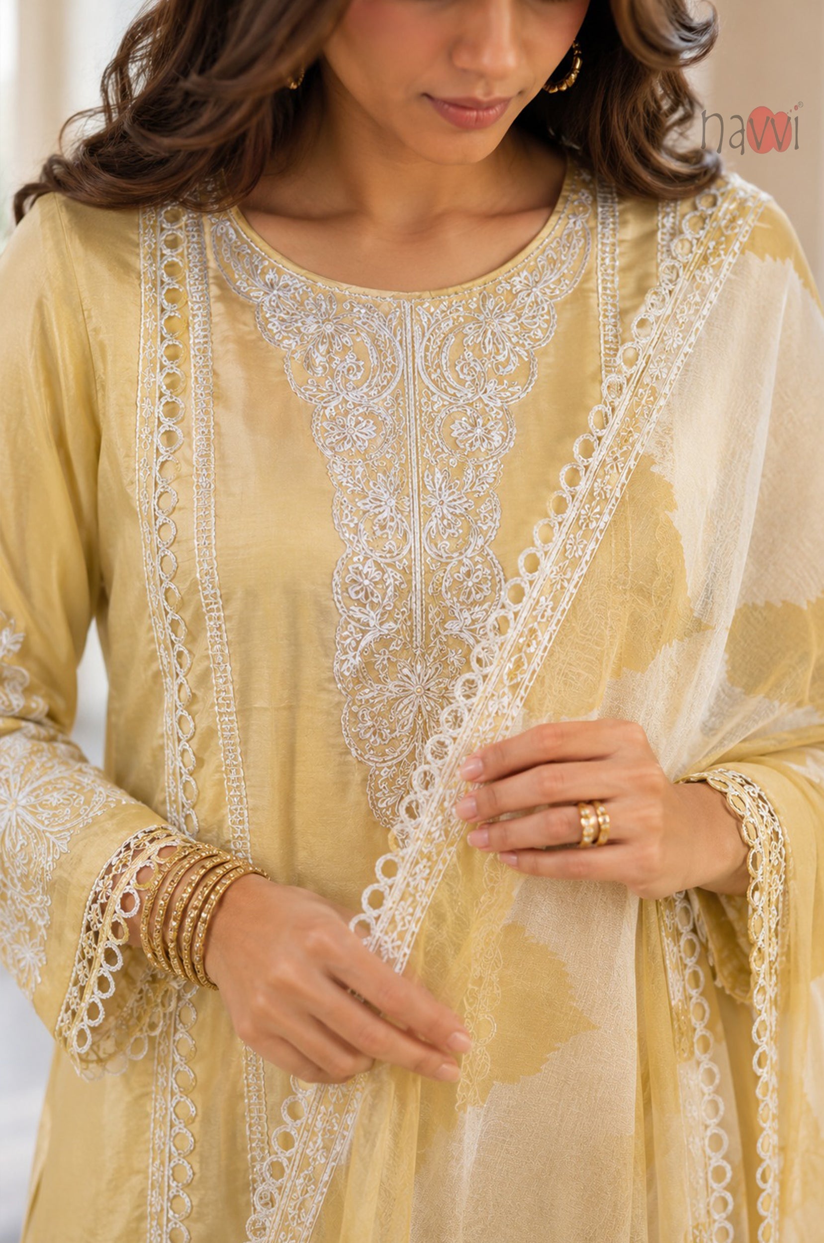Sunshine Grace Embroidered Set