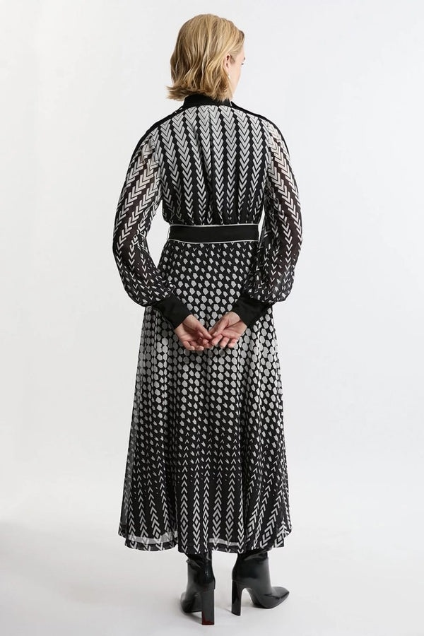 Black and White Zigzag Pattern Maxi Dress