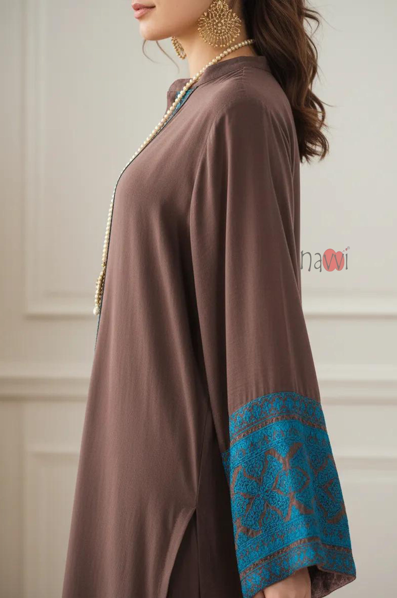 Mocha Royale Embroidered Kurta Set - Navvi.in