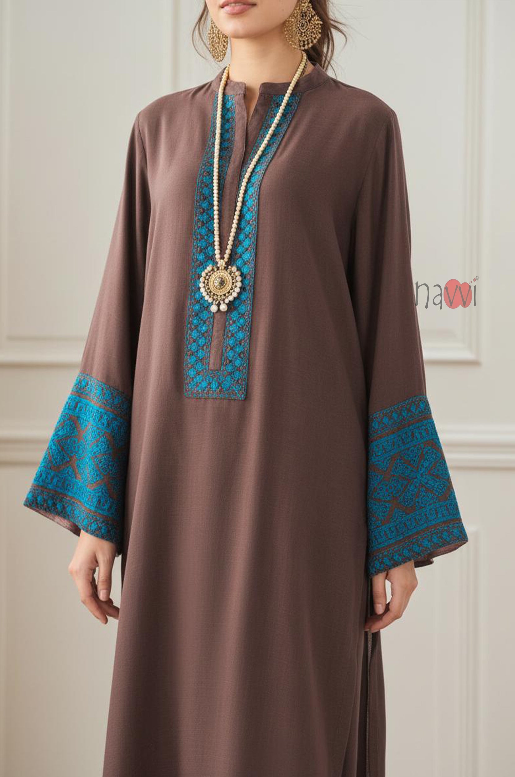 Mocha Royale Embroidered Kurta Set - Navvi.in