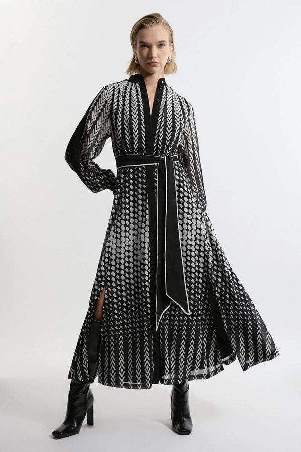 Black and White Zigzag Pattern Maxi Dress - Navvi.in