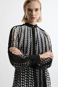 Black and White Zigzag Pattern Maxi Dress - Navvi.in