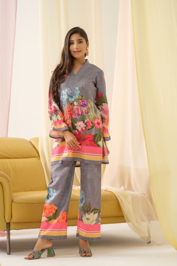 Graceful Women Top & Bottom Set - Navvi.in
