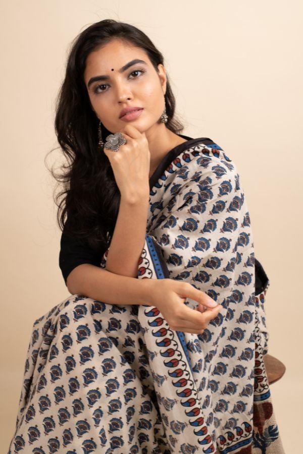 Streamlined Saree - Navvi.in