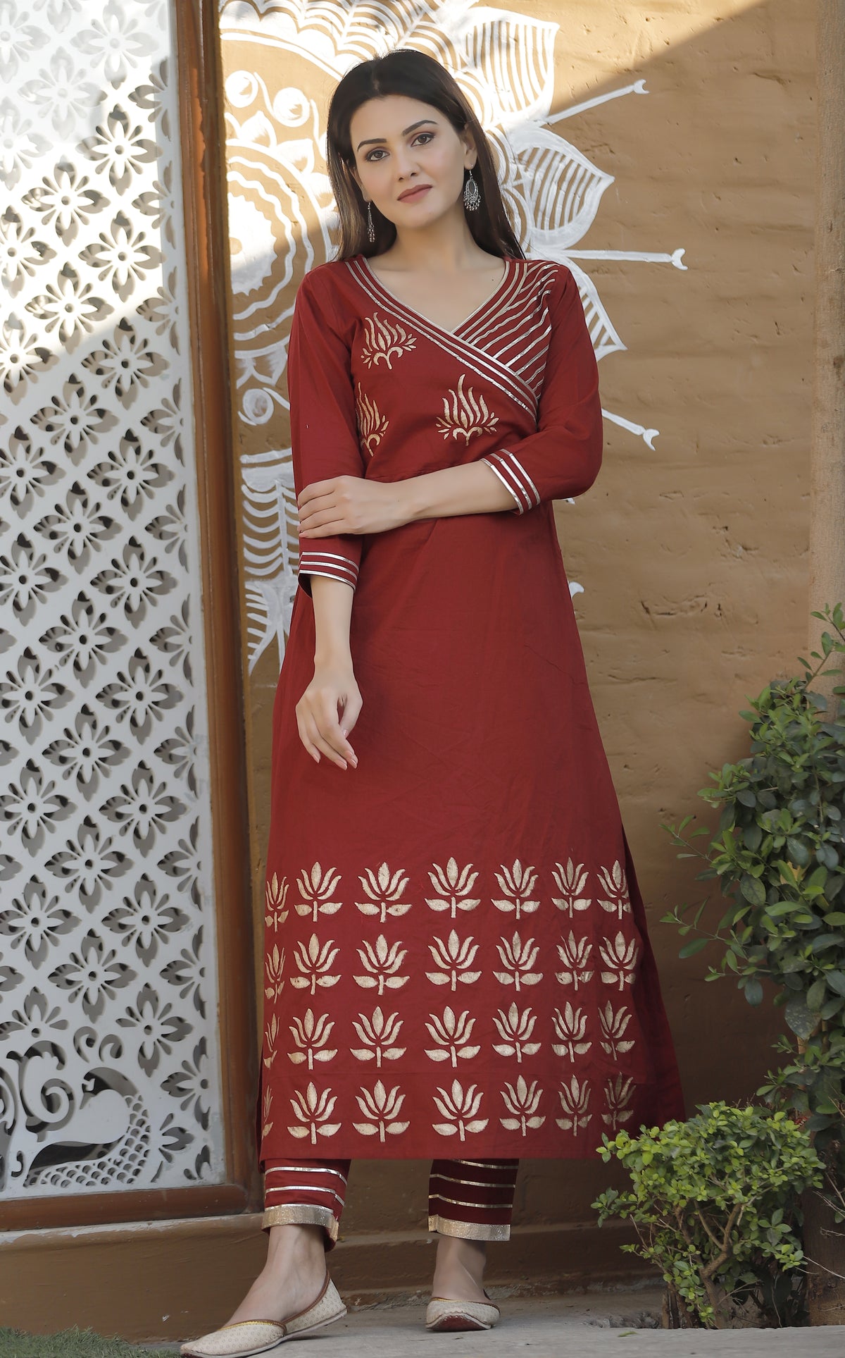 suit set,maroon suit set,hand block print suit set,suit sets for women,ethni suit set,ethnic fashion,suit with dupatta,online fashion,new arrival,wedding fashion,bride to be,festive collection,ethnic apparel,women apparel,navvi,navvi.in