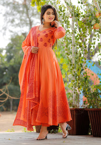 suitset orangesuitset handblockprintsuitset suitsetsforwomen ethnicsuitset ethnicfashion suitwithdupatta onlinefashion newarrival weddingfashion bridetobe festivecollection ethnicapparel womenapparel navvi navvi.in