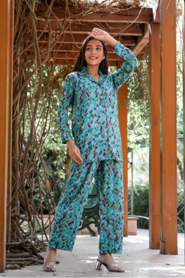Green Abstract Full Sleeves Set - Navvi.in
