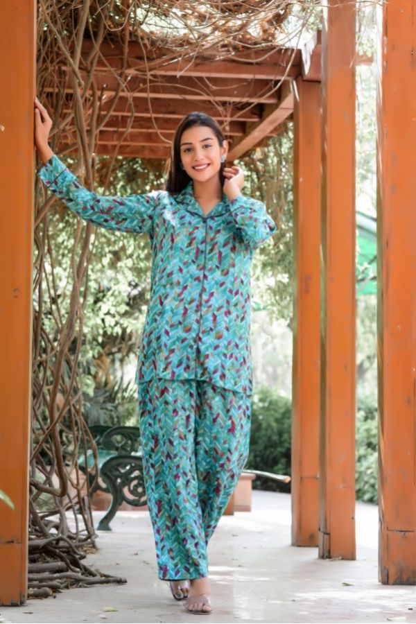 Green Abstract Full Sleeves Set - Navvi.in